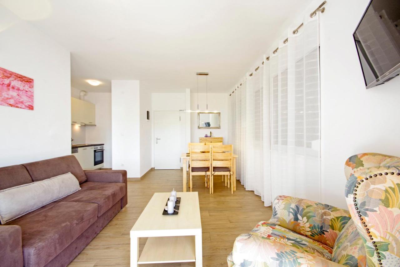 Apartment Laura Privlaka  Eksteriør billede